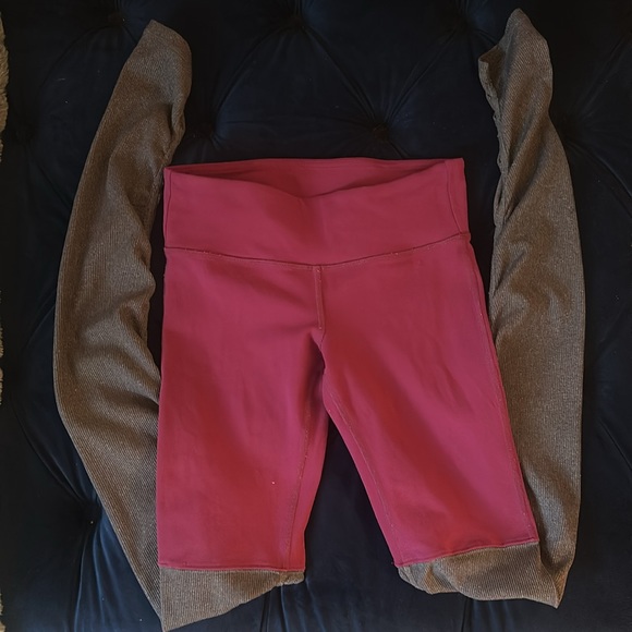 Alo Yoga Goddess Leggings in Berry/Stormy Heather XS EUC - Picture 13 of 14